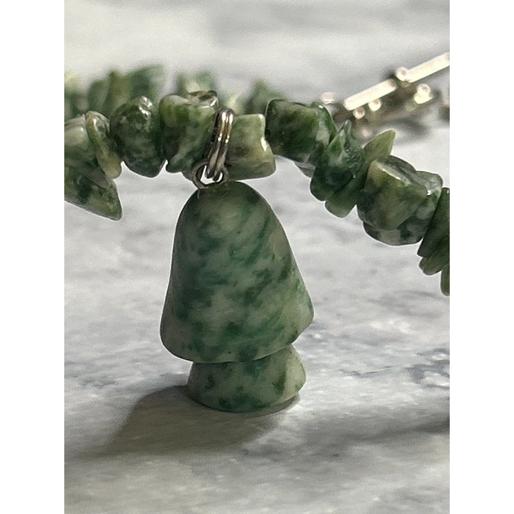 Vintage Green Stone Chip Necklace with Tree Pendant - Picture 3 of 7